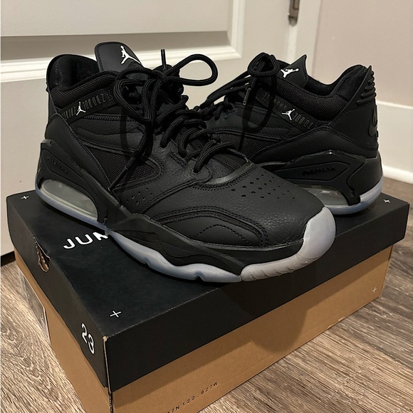 Jordans: Jumpman point lane in Black - Picture 1 of 7